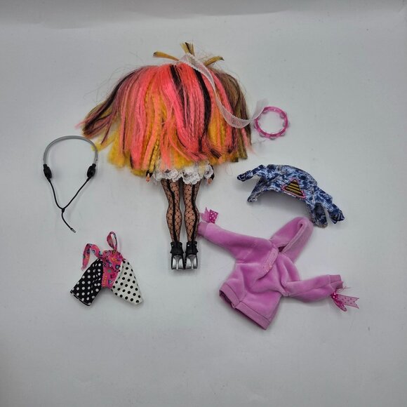 LOL Surprise OMG Remix Pop B.B. Fashion Doll With Accessories - Picture 5 of 8